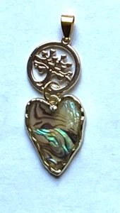H62959 ABALONE SHELL HEART TIBETAN GOLD PENDANT - Picture 1 of 1