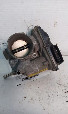 Conjunto de válvula de carrocería de acelerador Toyota Prius 12-19 Prius C VIN B3 7º y 8º dígitos Foto 1 de 4