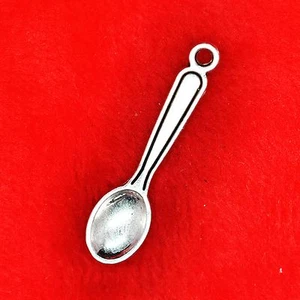 10 x Tibetisches Silber Löffel Kochen Bäckerei Abendessen Charm Anhänger Schmuckherstellung - Bild 1 von 1