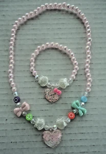 Mädchen Stretch Halskette & Armband Set - Herzen oder Meerjungfrau, 3 verfügbar *NEU - Bild 1 von 15