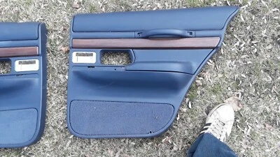 1995-2002 Mercury Grand Marquis painel de porta traseira direita passageiro AZUL FABRICANTE DE EQUIPAMENTO ORIGINAL - Imagem 1 de 2