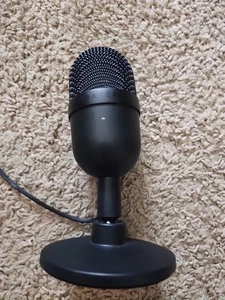 Microphone à condensateur Razer Seiren Mini USB : pour streaming et jeux sur PC - Pro - Photo 1/3