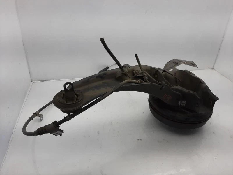 Junta traseira esquerda driver original 2012 Jeep Patriot OEM  - Imagem 1 de 4