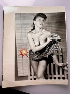 Vintage 1950's Girlie PIN UP Photo Risque B&W Original Nude #31 - Bild 1 von 2