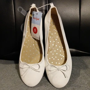 Girls White Flat Size 5 Cat And Jack NWT! - Picture 1 of 4
