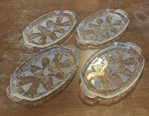 Menge 4 Vintage Anker Hocking TRAUBE Snack & Saft Tablett Glasplatte - Bild 1 von 6