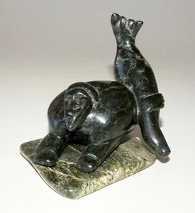 2009 Inuit Eskimo Cape Dorset Stein geschnitzte Figur Tukiki Manomie (B.1952) (CLB) - Bild 1 von 10