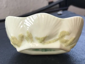 Vintage Irish Belleek  Sea Shell Salt Pintch Dip Ireland - Picture 1 of 4