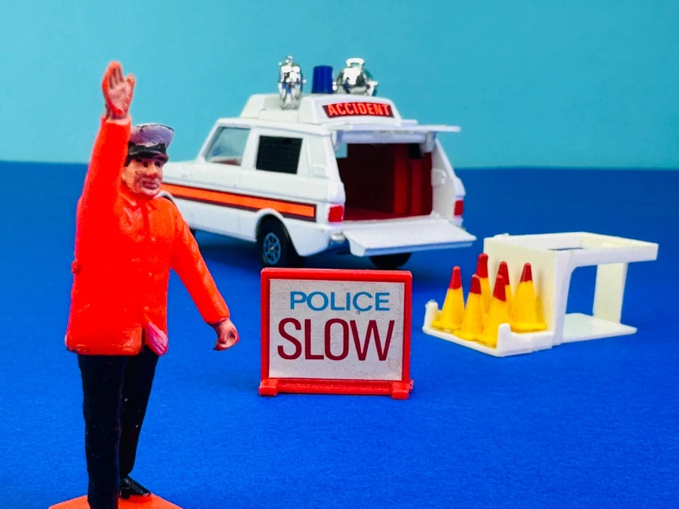 1:43 CORGI TOYS #461 Range Rover Vigilant POLICE Whizzwheels 1973 Dinky Land - Bild 1 von 4