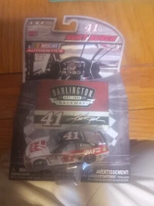 Kurt Busch 2016 Haas Darlington 1:64 Diecast CAR NASCAR Authentics - Picture 1 of 2