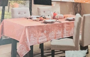 Mantel Tahari Home Oblongo Casa Embrujada Naranja y Blanco 60x84 pulgadas - Imagen 1 de 3