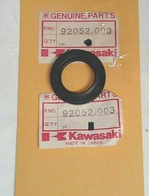 Selo de óleo original do fabricante Kawasaki G5 KE100 F11 H1 H2 KZ900 Z1 KZ1000 92052-003 NOVO SEM ETIQUETAS - Imagem 1 de 4
