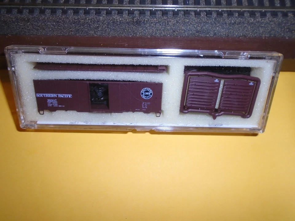 INTERMOUNTAIN #60701-06 - 1937 AAR 40' BOXCAR - SOUTHERN PACIFIC #96947 N - Image 1 of 1