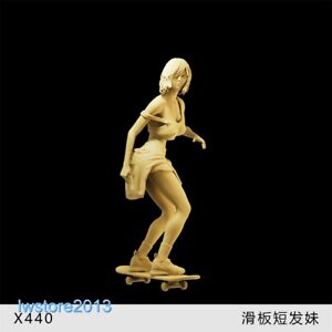 1/64 Skateboard Girl Scene Props Miniatures Figures Model For Cars Vehicles Toys