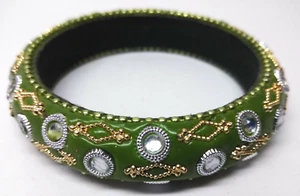 Brazalete Hecho a Mano India Verde Esmeralda y Oro Deslumbrado 2.5" - Imagen 1 de 7