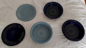 Lot of 5 Vintage HLC Fiestaware 7" Bowls & Salad Plates Cobalt Blue & Light Blue - Picture 1 of 11