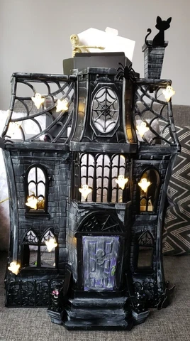 DIY- Disney Junior Vampirina to Halloween house Cover