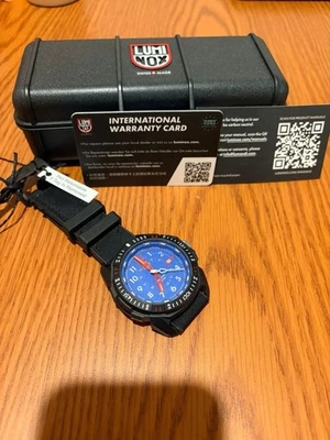 Reloj para hombre Luminox Ice-Sar Arctic 1003 46 mm esfera azul carbono cuarzo suizo Foto 1 de 4