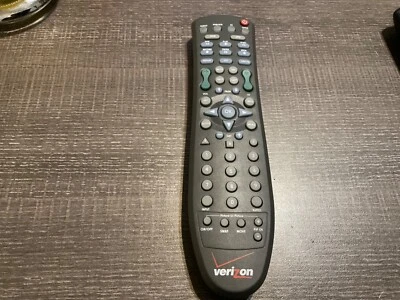 Motorola DRC800 4 in 1 Universal Remote Control with Batteries and manual - Image 1 of 4