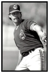 Doug Jones (1988) Cleveland Indians Vintage Baseball Postcard PCCI - Picture 1 of 2