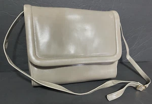 Vintage SALVATORE FERRAGAMO Beige Leather Shoulder Handbag Leather Lined ITALY - Picture 1 of 9