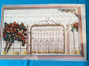 SUNDANCE DESIGNS - Front Gate, Painted Canvas And Stitch Guide - Picture 1 of 3