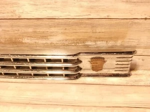 1941 CADILLAC SERIES 60 61 62 HOOD SIDE GRILLE 1440925 RH OEM - Picture 1 of 19