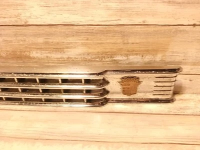 1941 CADILLAC SERIES 60 61 62 HOOD SIDE GRILLE 1440925 RH OEM - Image 1 of 4