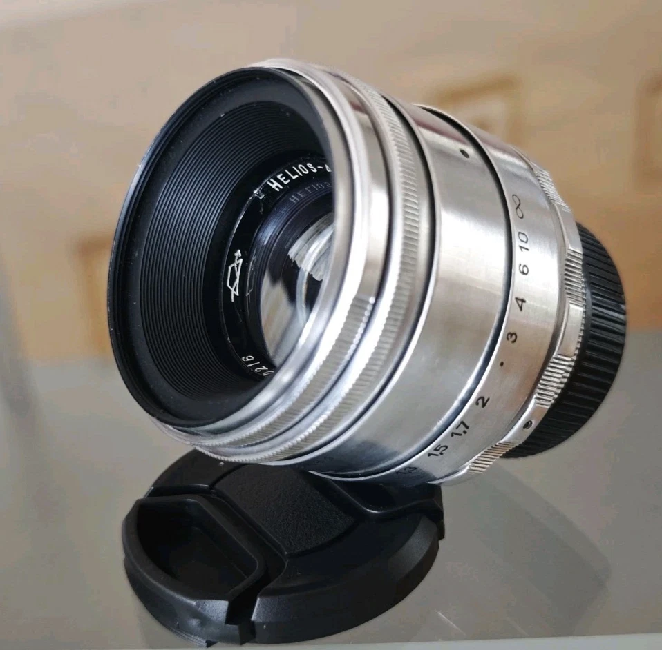 Helios 44 KMZ Photo Lens Silver  13 blades 2/58 mm mount M42 - Image 1 of 4