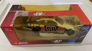 AP Action 2001 NASCAR #88 Dale Jarrett UPS Maßstab 1:24 Die-Cast Stock Car - Bild 1 von 3