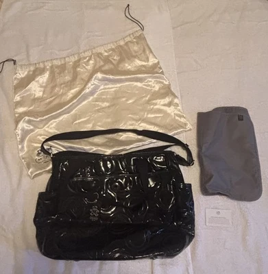BOLSA DE FRALDAS COACH BABY TOTE XL ASSINATURA PRETA ESTAMPA C COM ALMOFADA DE TROCA E BOLSA!!!! - Imagem 1 de 4