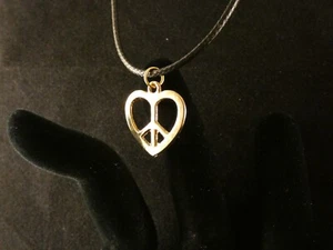 Herz Peace Anhänger mit Kette 24 Karat Vergoldet Heart Love Liebe Charm Gold - Bild 1 von 3