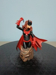 Batwoman Bust Women of the DC Universe Series 2 Statue by Terry Dodson DC Direct - Picture 1 of 8