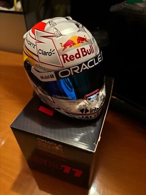 Mini helmet S.Perez in scala 1:2 - Immagine 1 di 4