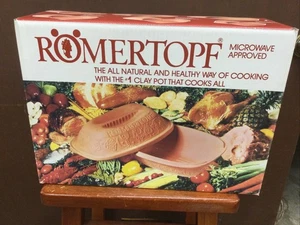 VTG Romertopf 111 German Ceramic Clay Baker for Oven Roasting Corrugated Bed EUC - Picture 1 of 7