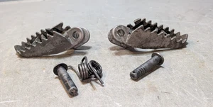 Suzuki RM125 Foot Pegs Left Right Peg OEM 1994 - Picture 1 of 3