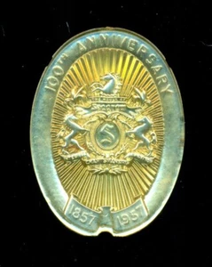 Vintage 1957 Seagram's Whiskey 100. Jubiläum Kunststoff ovales Etikett Emblem 2 Zoll - Bild 1 von 2