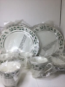 Home for the Holiday 12 Pc. Dinner Set Royal Limited Holly Holiday Pattern - Picture 1 of 11