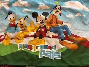 Juego de sábanas gemelas vintage Disney Playground Pals Mickey, Goofy, Plutón, Donald Duck - Imagen 1 de 6