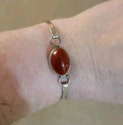 Pulsera de plata de ley 925 con cabachón de cornalina cierre de gancho marcado Foto 1 de 4