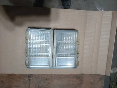 1978-1979 Chevrolet Monte Carlo Gbody OEM Front Corner Signal Light Set!! - Image 1 of 4