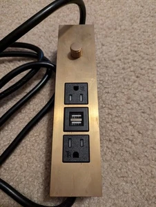 Metro Light And Power Receptacle - Photo 1/3