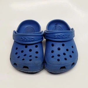 Crocs Clogs Baby Kleinkind Jungen Mädchen Größe 2-3 blau Slipper Sandalen Schuhe - Bild 1 von 8