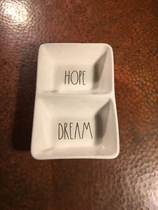 RAE DUNN Großbuchstaben HOPE DREAM Geteilt Büro Tablett/Organizer Neu - Bild 1 von 1
