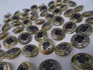 ONE Bottoni vintage ornati oro nero gambo con personaggio 19mm A405 - Foto 1 di 6
