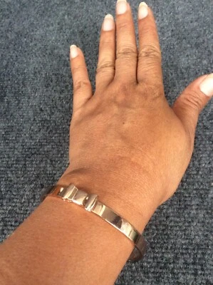 Hermosa Pulsera Brazalete Kate Spade Tono Oro Rosa Lazo Foto 1 de 4