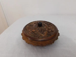 Vintage Wood Trinket Box Hand Carved Wooden Floral Art Round Jewellery Box - Picture 1 of 15