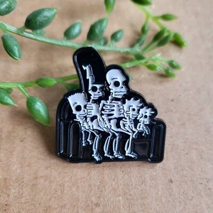 Simpsons Enamel pin badge - 1990s Halloween Skeleton Simpsons Tv show Metal Pin - Picture 1 of 1