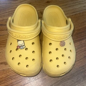 Yellow CROCS KIDS junior size 4 - Picture 1 of 6