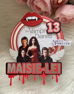 Vampire Diaries Personalisierter 3D Shaker Kuchen Topper. Name, Alter. Geburtstag - Bild 1 von 1